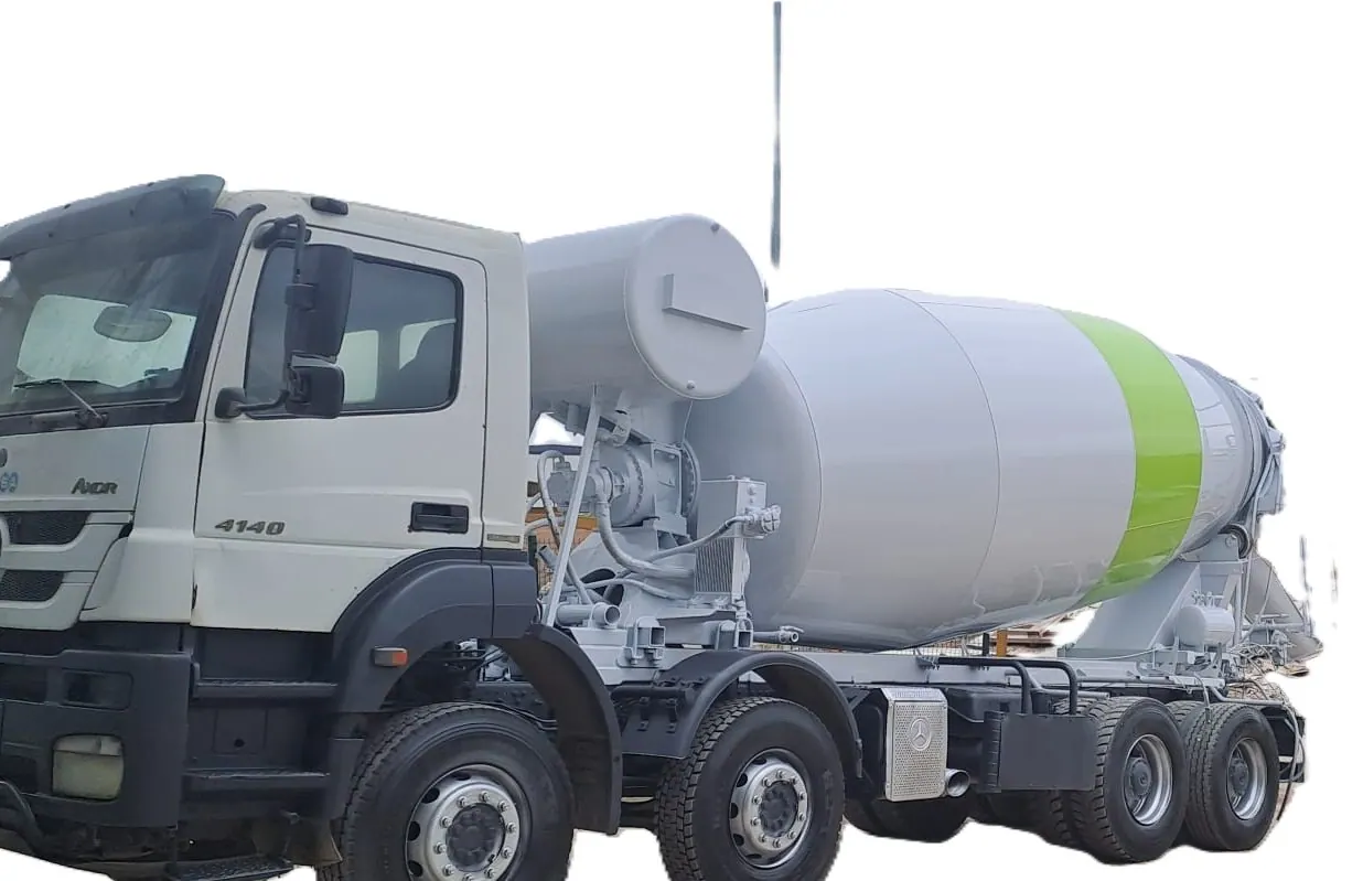 Yeşil şeritli beton mikseri